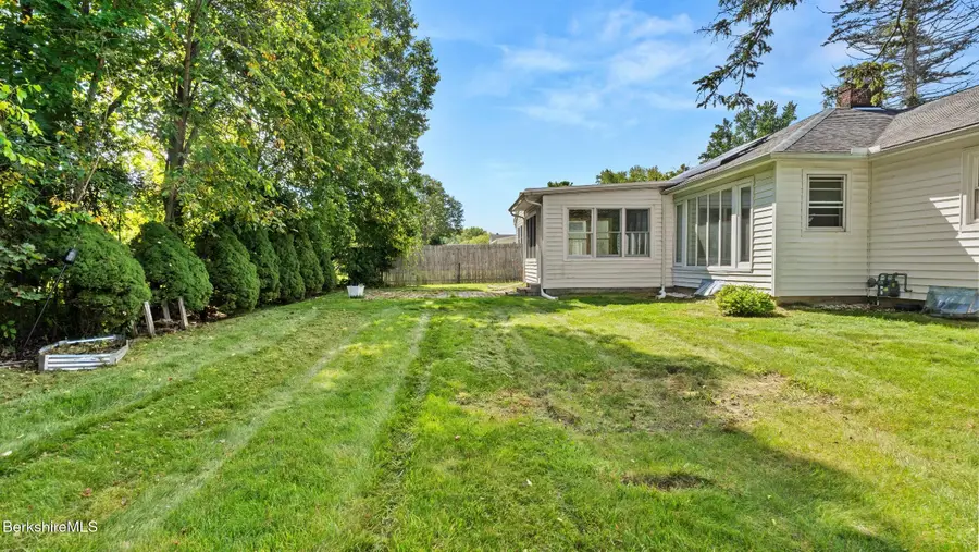 84 Lillian St, Pittsfield, MA 01201 - #3