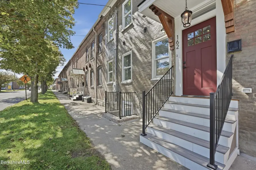 162 Columbia St, Adams, MA 01220 - #2