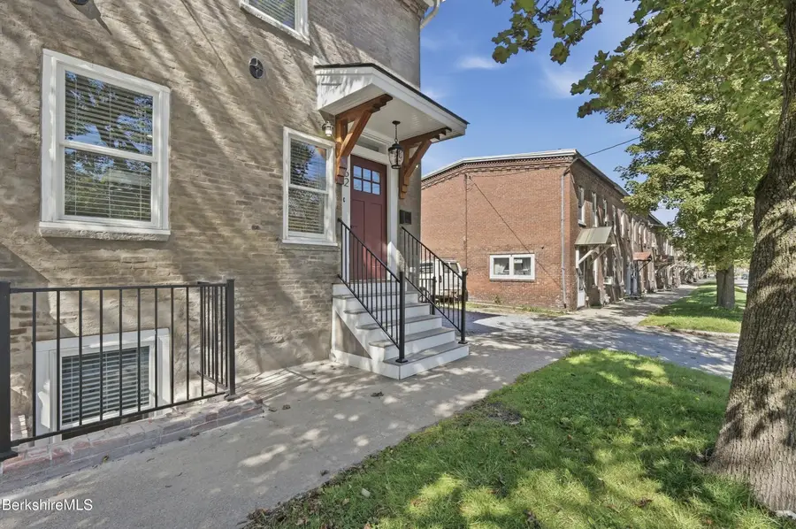 162 Columbia St, Adams, MA 01220 - #3