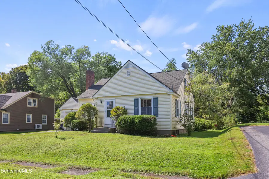 153 Ridgeway Ave, Pittsfield, MA 01201 - #3