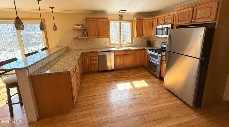 4 Filomena Dr, Pittsfield, MA 01201 - #3