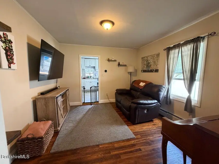 30 Lucille St, Pittsfield, MA 01201 - #3