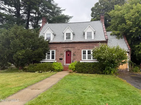 1097 State Rd, North Adams, MA 01247