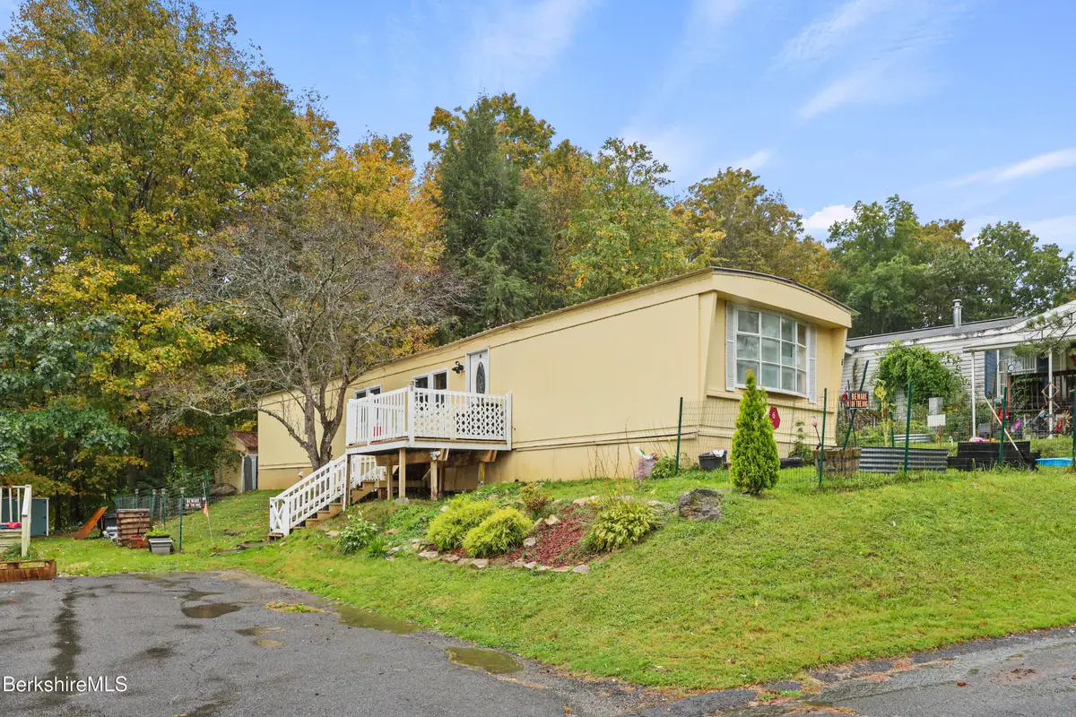 6 Brierwood Ln, Pittsfield, MA 01201 - #1
