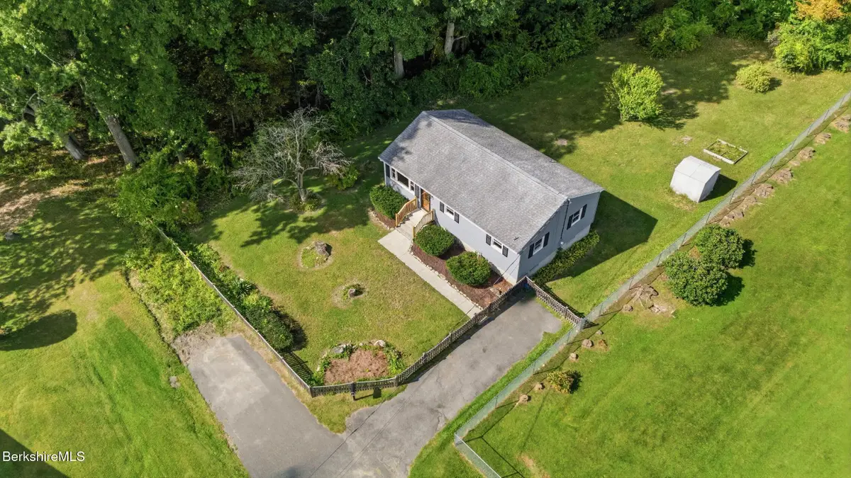 37 Broadview Ter, Pittsfield, MA 01201 - #1
