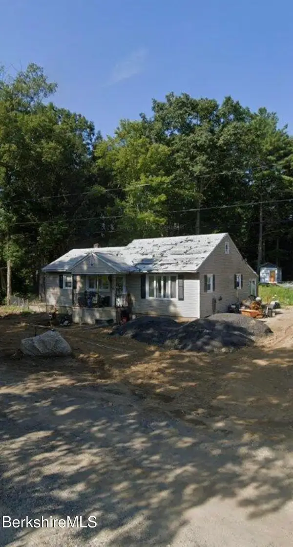28 Lyric St, Pittsfield, MA 01201