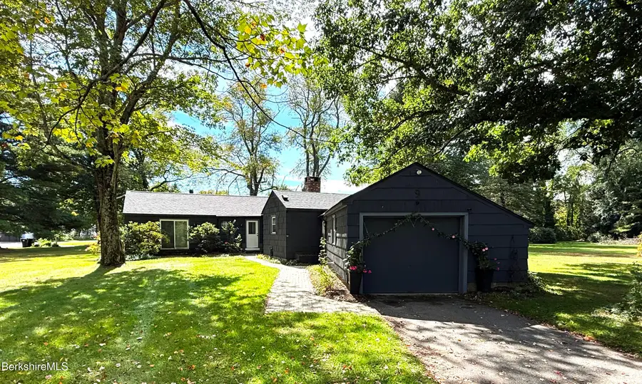 9 Park Ln, Sheffield, MA 01257 - #2