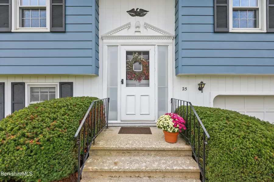 25 Brighton Ave, Pittsfield, MA 01201 - #3