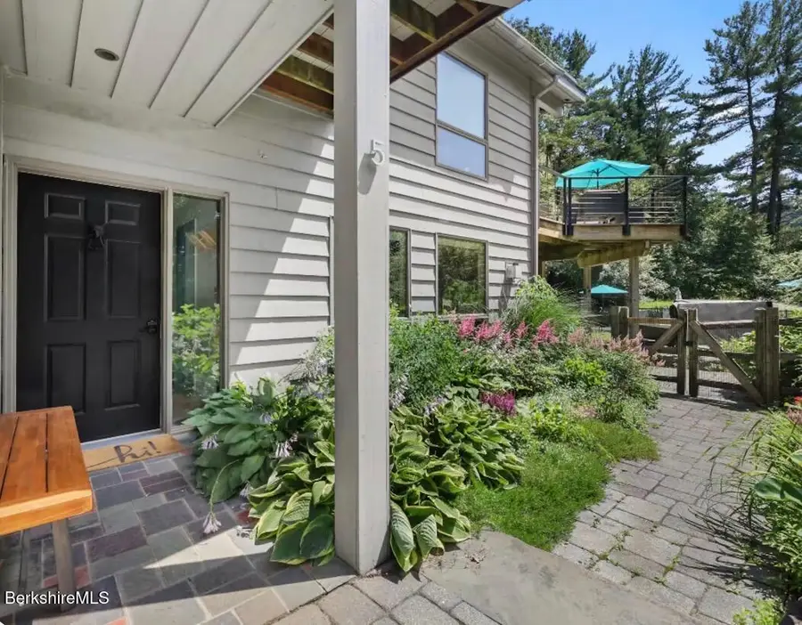 5 Gilbert Rd, Egremont, MA 01230 - #3