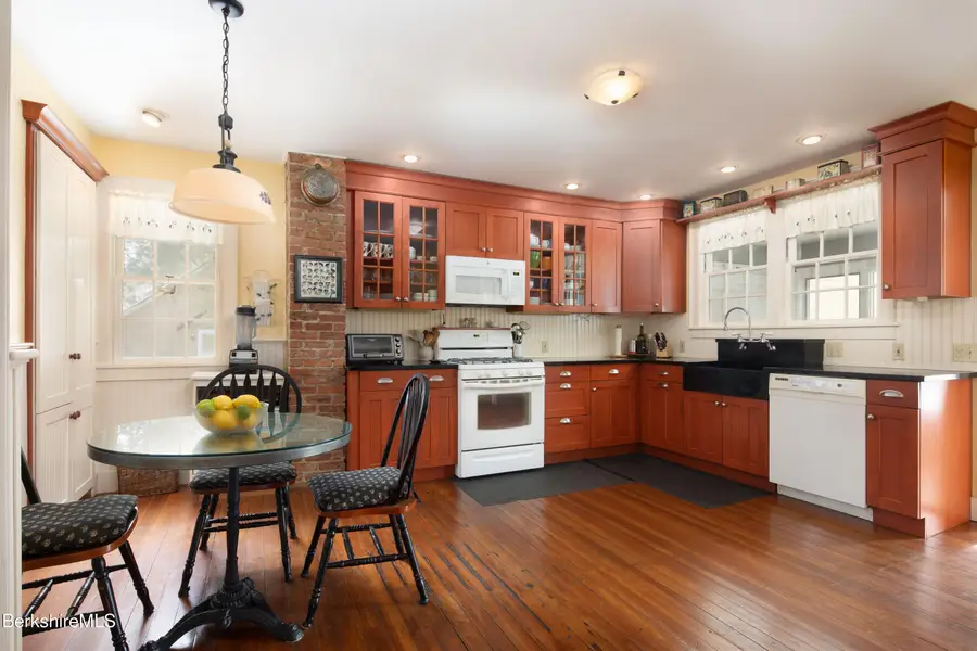 86 Main St, Sheffield, MA 01257 - #3