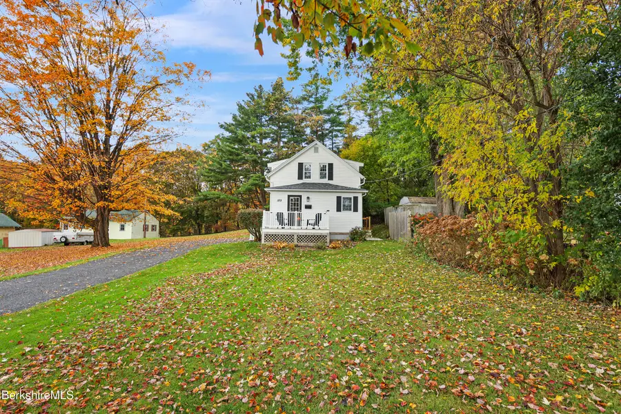 189 Mohegan St, Pittsfield, MA 01201 - #3