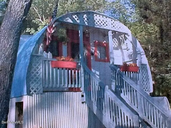 241 Ashmere Rd, Hinsdale, MA 01235