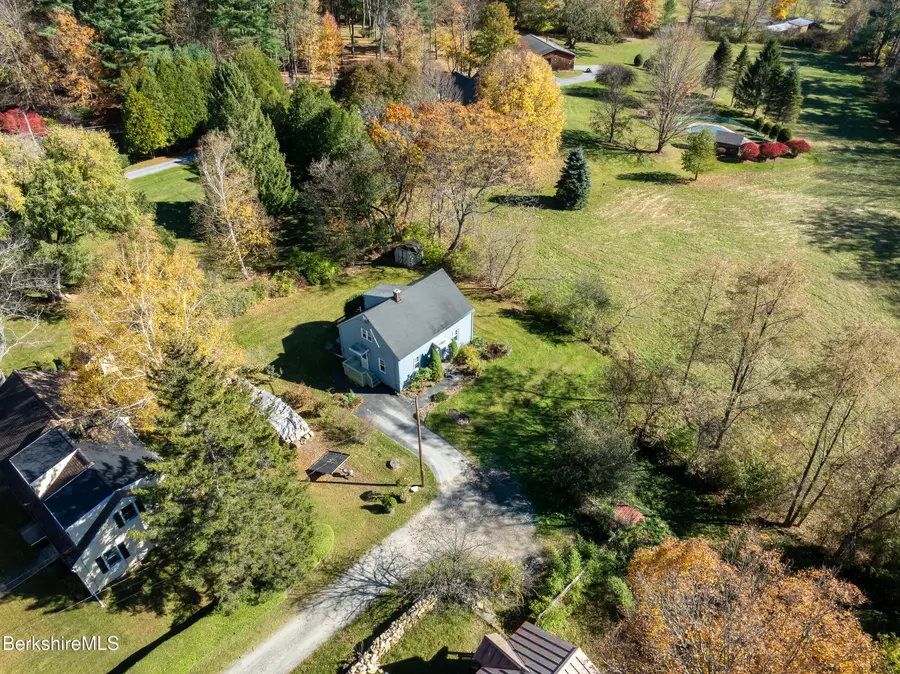 31 Ballou Ln, Williamstown, MA 01267 - #3