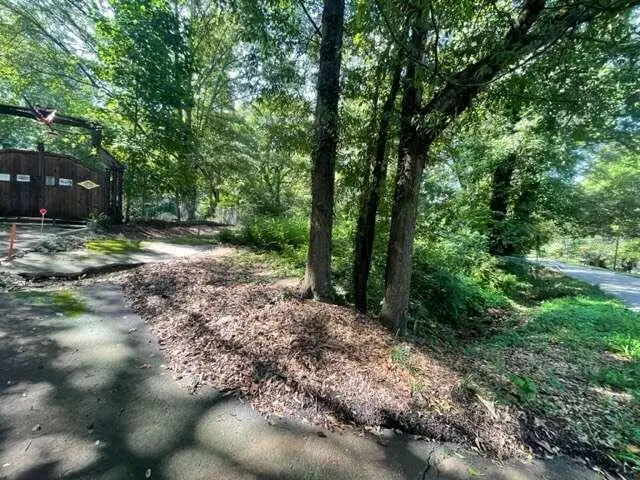 811 Sheppard Road, Stone Mountain, GA 30083 - Image #3
