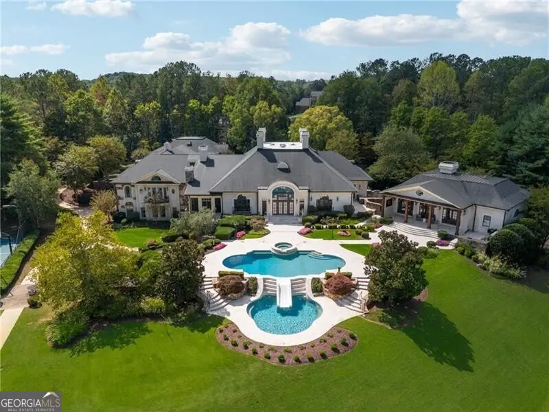 811 Hawks Nest Court, Ball Ground, GA 30107 - Image #2