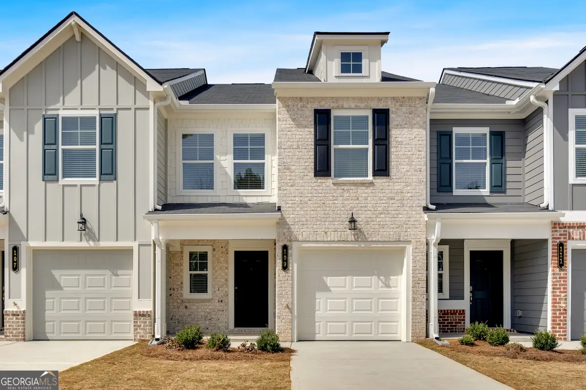 109 Village Green Drive, Adairsville, GA 30103 - Image #1