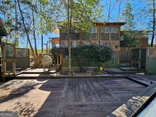 2262 Carter Bight Landing Road, Surrency, GA 31563