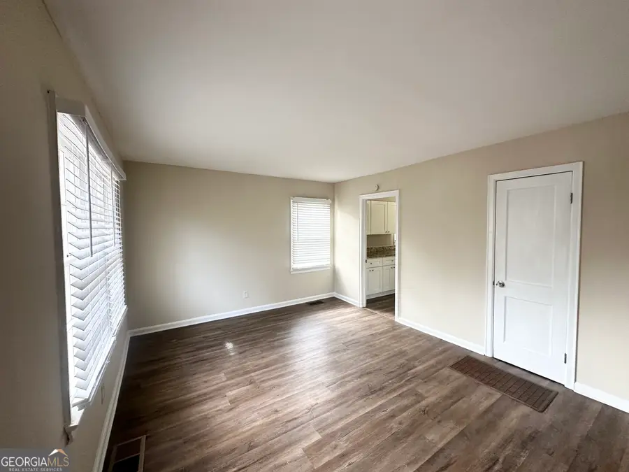 490 Woods Drive, Atlanta, GA 30318 - Image #3