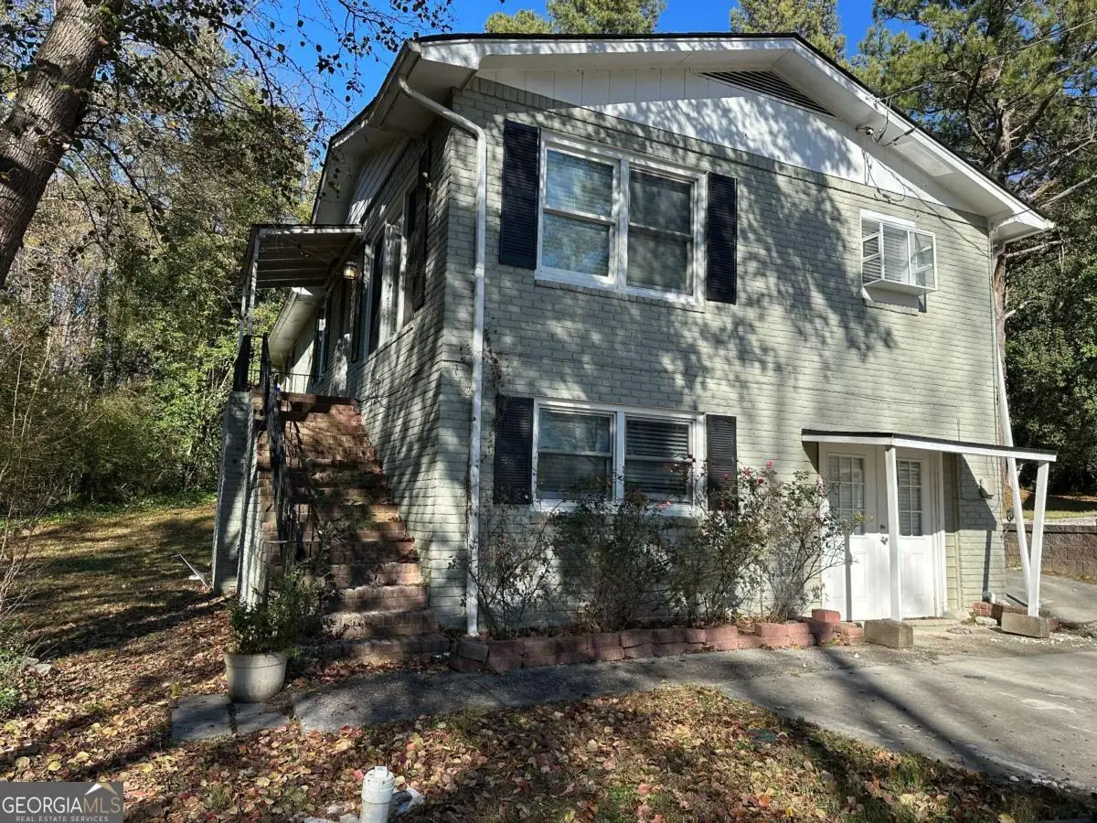 915 Lake Drive, Snellville, GA 30039 - #1