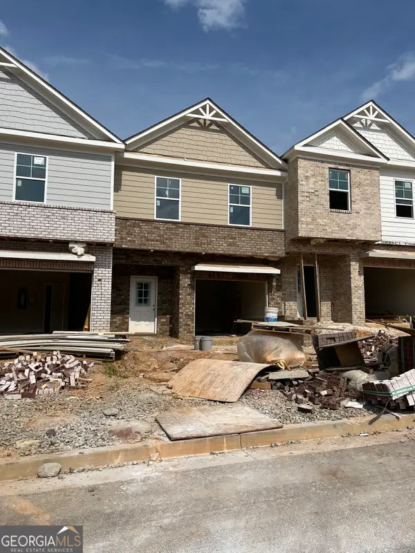 41 Creekside Commons Drive, Hoschton, GA 30548