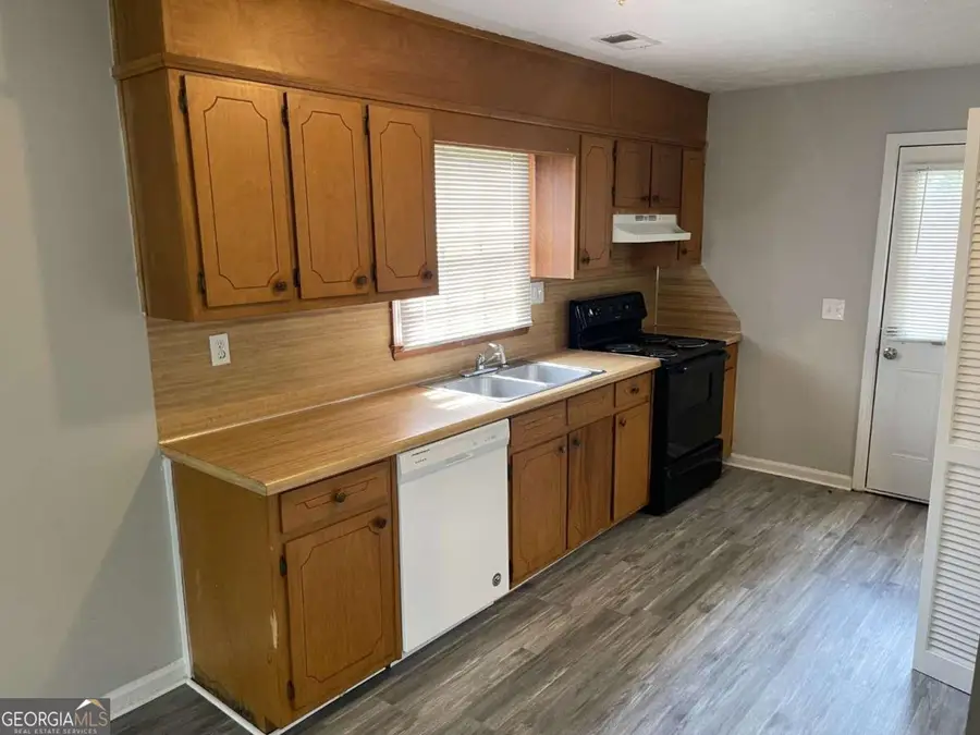 2613 Shore Wood Court Ne, Conyers, GA 30013 - Image #3