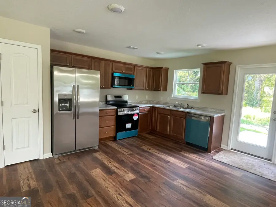 302 N Church Street, Glennville, GA 30427 - Image #3