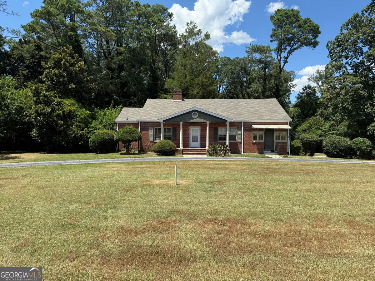 998 Highland Circle Se, Conyers, GA 30012 - Image #1
