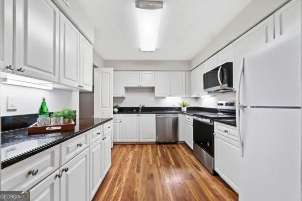 717 Beaufort Circle, Duluth, GA 30096