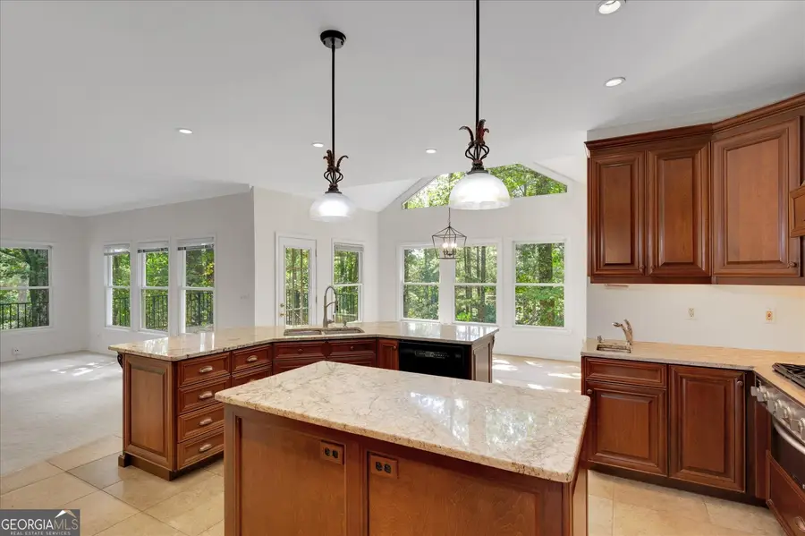 3333 Trails End Road Ne, Roswell, GA 30075 - Image #2