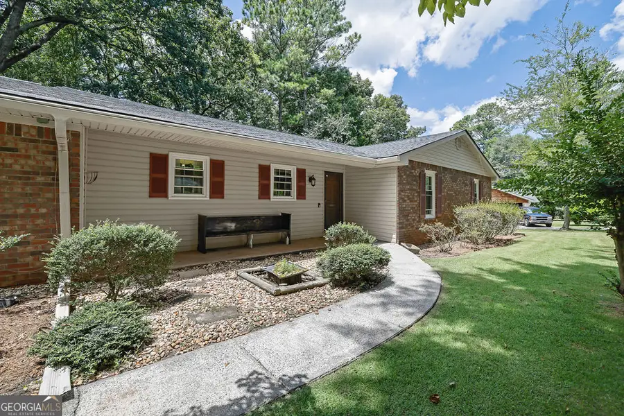 1410 Dallas Circle Sw, Marietta, GA 30064 - Image #2