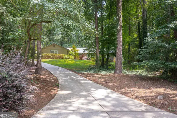 1776 Bear Cave Sw, Lilburn, GA 30047