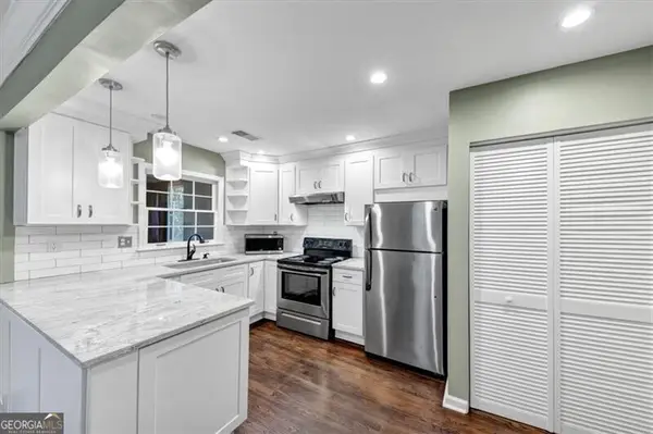 144 Woodmere Square Nw, Atlanta, GA 30327