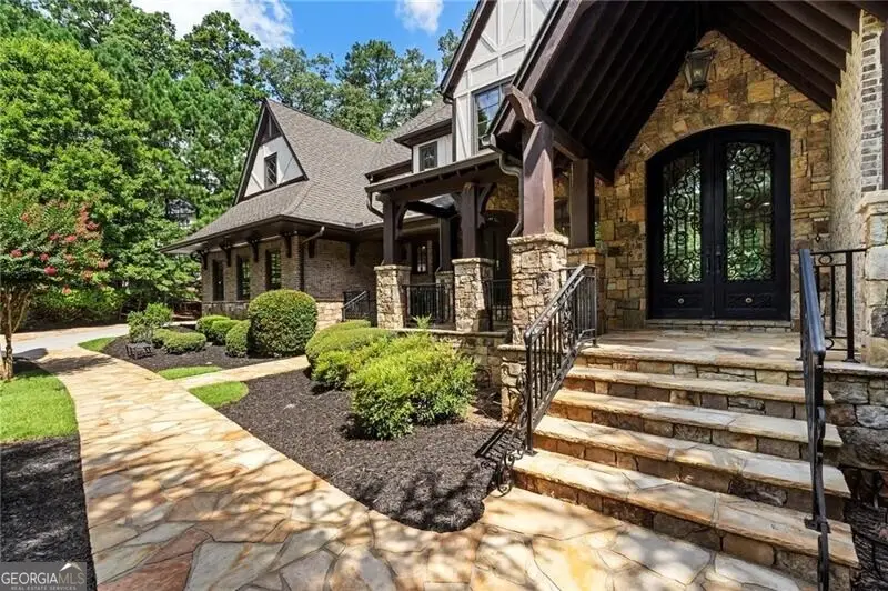 989 Middle Fork Trail, Suwanee, GA 30024 - Image #3