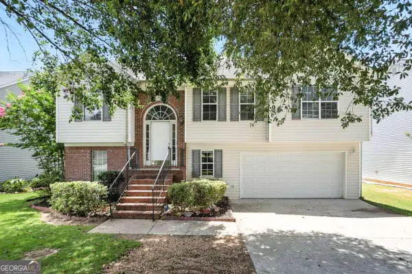 11747 Spring Lake Way, Fayetteville, GA 30215