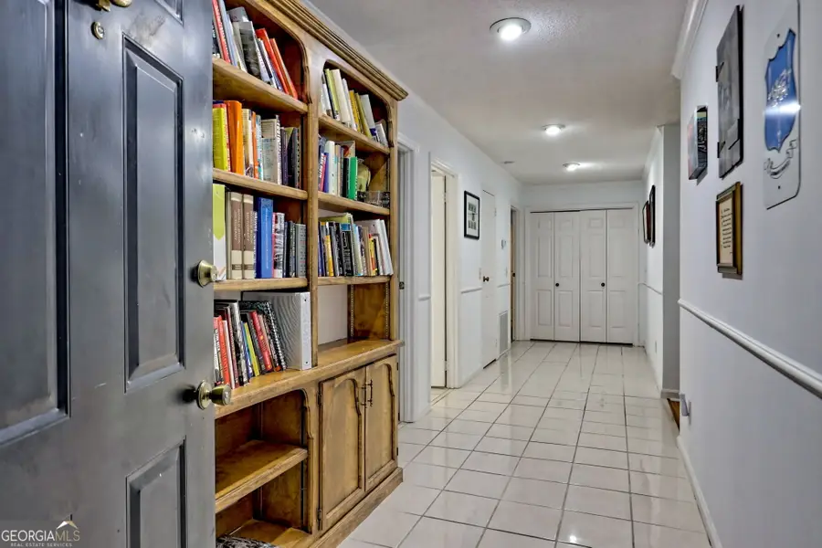 230 Stornoway Drive #6, Clayton, GA 30525 - Image #2