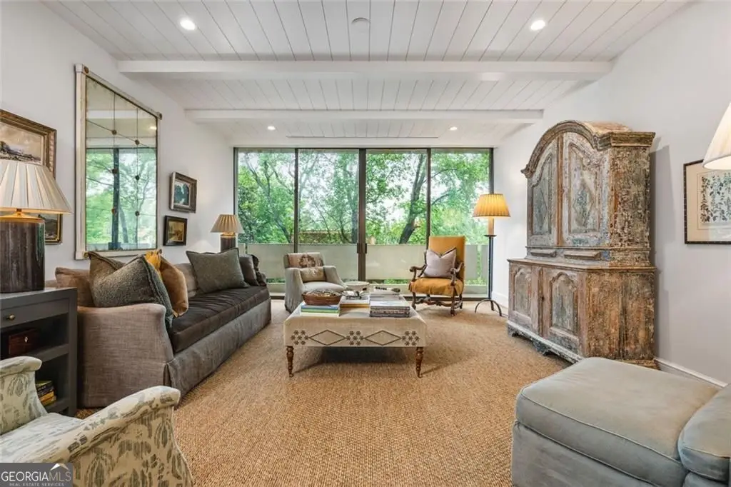 2575 Peachtree Road Ne #8D, Atlanta, GA 30305 - Image #1