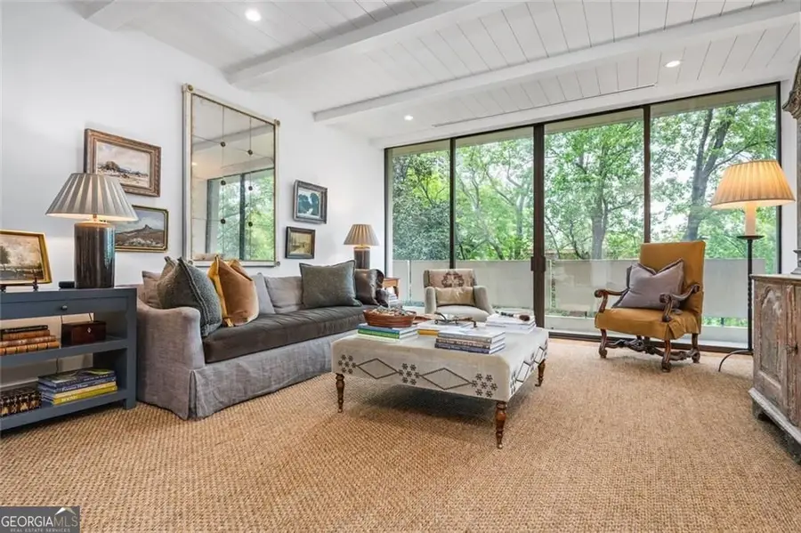 2575 Peachtree Road Ne #8D, Atlanta, GA 30305 - Image #3