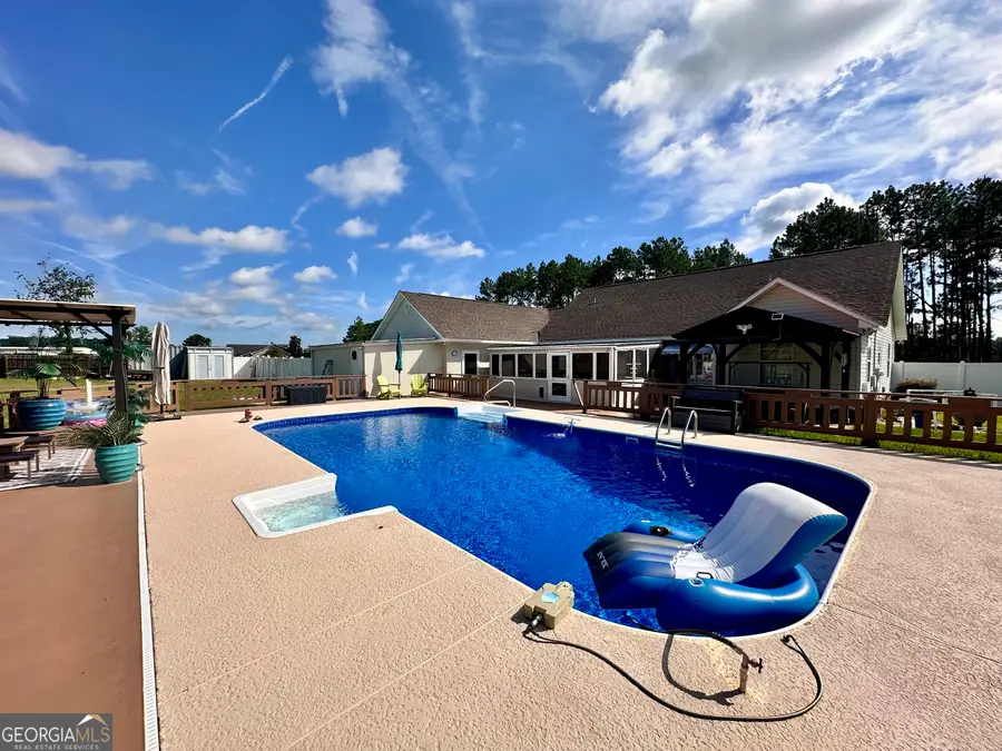 6651 Southside Drive, Blackshear, GA 31516 - Image #2
