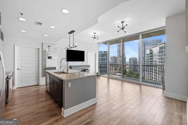 1080 Peachtree Street Ne #1812, Atlanta, GA 30309