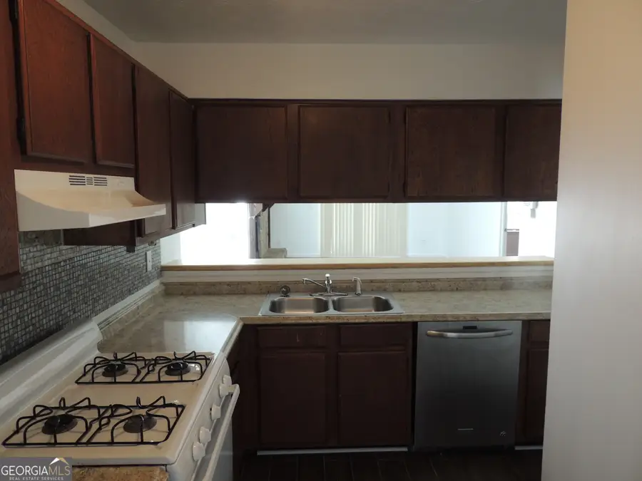 870 Heritage Oaks Drive, Stone Mountain, GA 30088 - Image #2