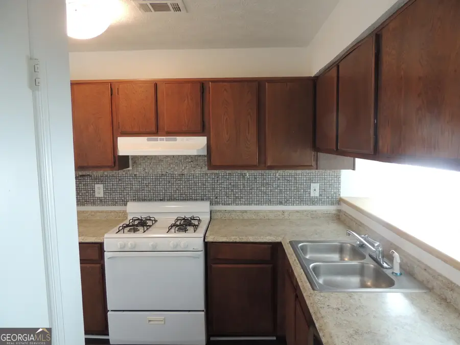 870 Heritage Oaks Drive, Stone Mountain, GA 30088 - Image #3