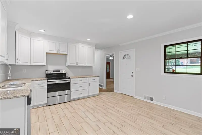 1806 Fort Valley Drive Sw, Atlanta, GA 30311 - Image #2