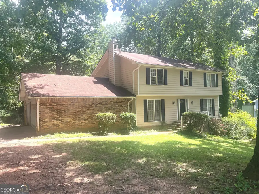 522 Hickory Hills Drive, Stone Mountain, GA 30083 - Image #3