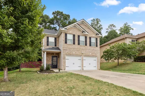6608 Oak Hill Pass, Fairburn, GA 30213