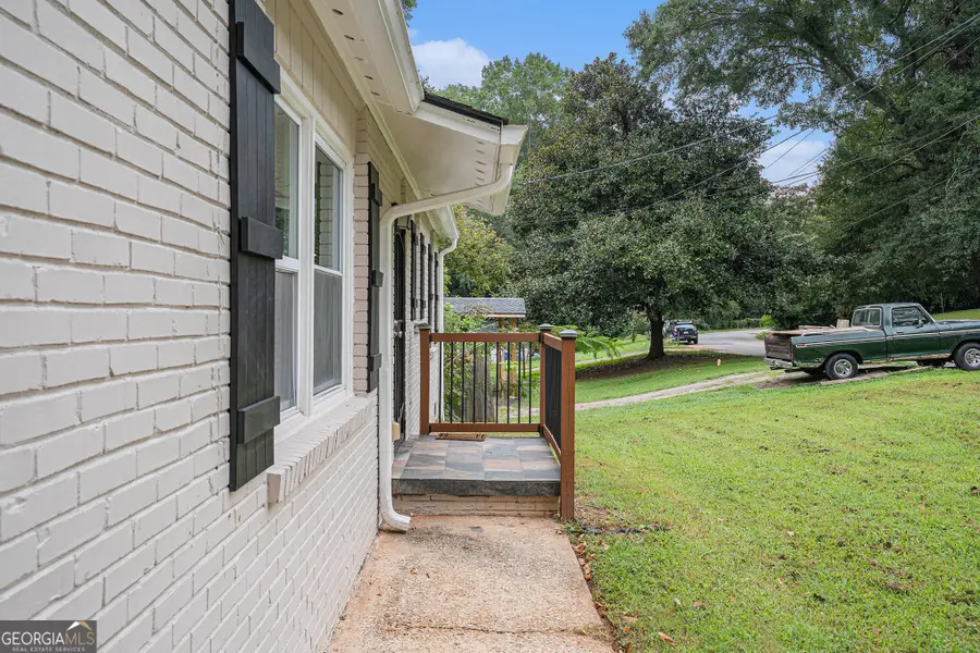 938 Rebel Forest Drive Se, Atlanta, GA 30315 - Image #3