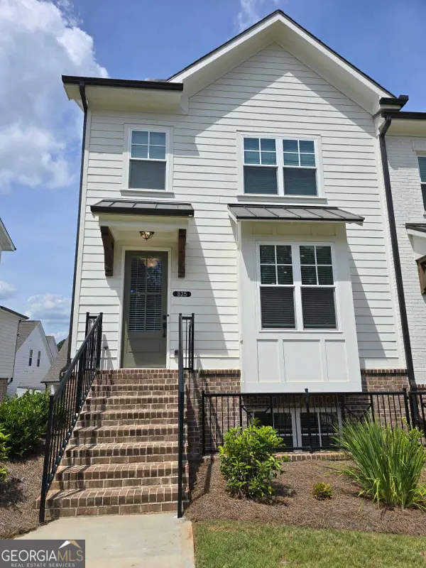 825 Green Sapling Trail E #18, Suwanee, GA 30024