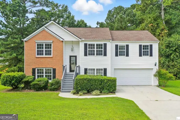 452 Crested View Drive, Loganville, GA 30052