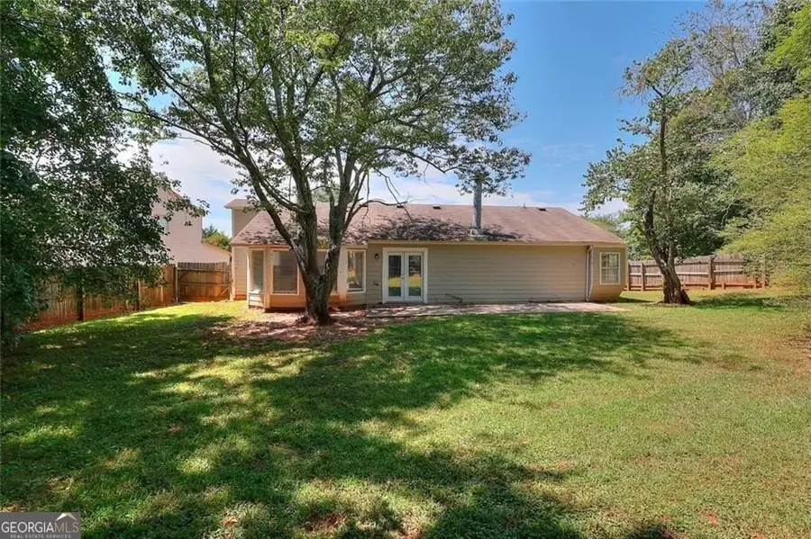 865 Oakhill Court, Stone Mountain, GA 30088 - Image #3