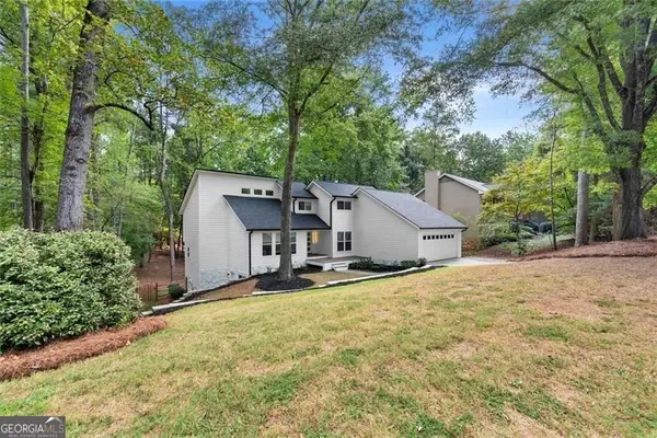 3040 Roxburgh Drive, Roswell, GA 30076