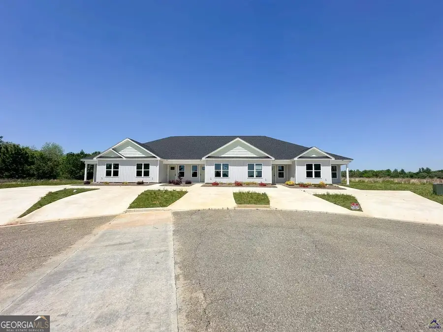 32 APTS 601-605 Ashford Way, Hawkinsville, GA 31036 - Image #2